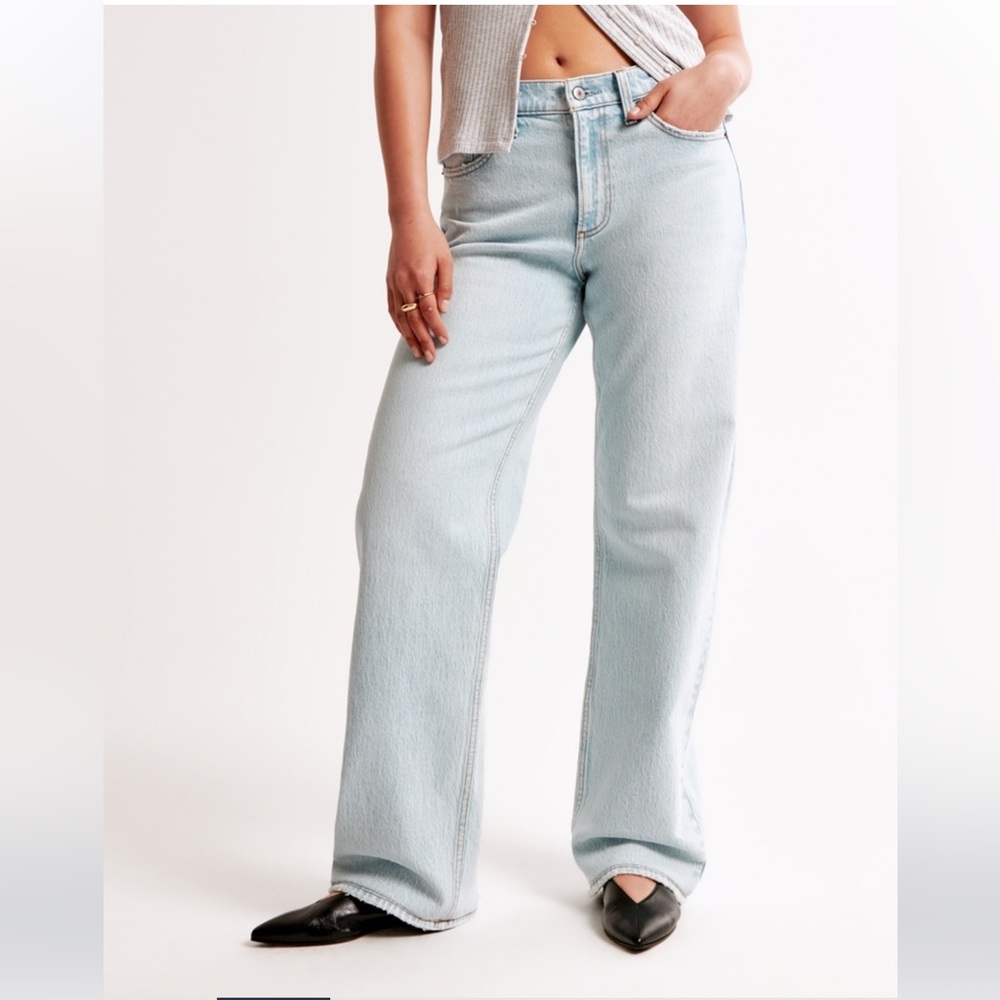 Curve Love Low Rise Baggy Jean Abercrombie & Fitch - Picture 3 of 12